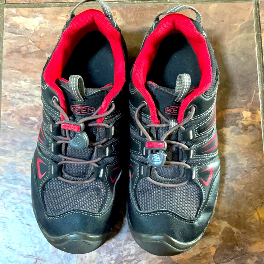 Keen kids hiking shoes 3